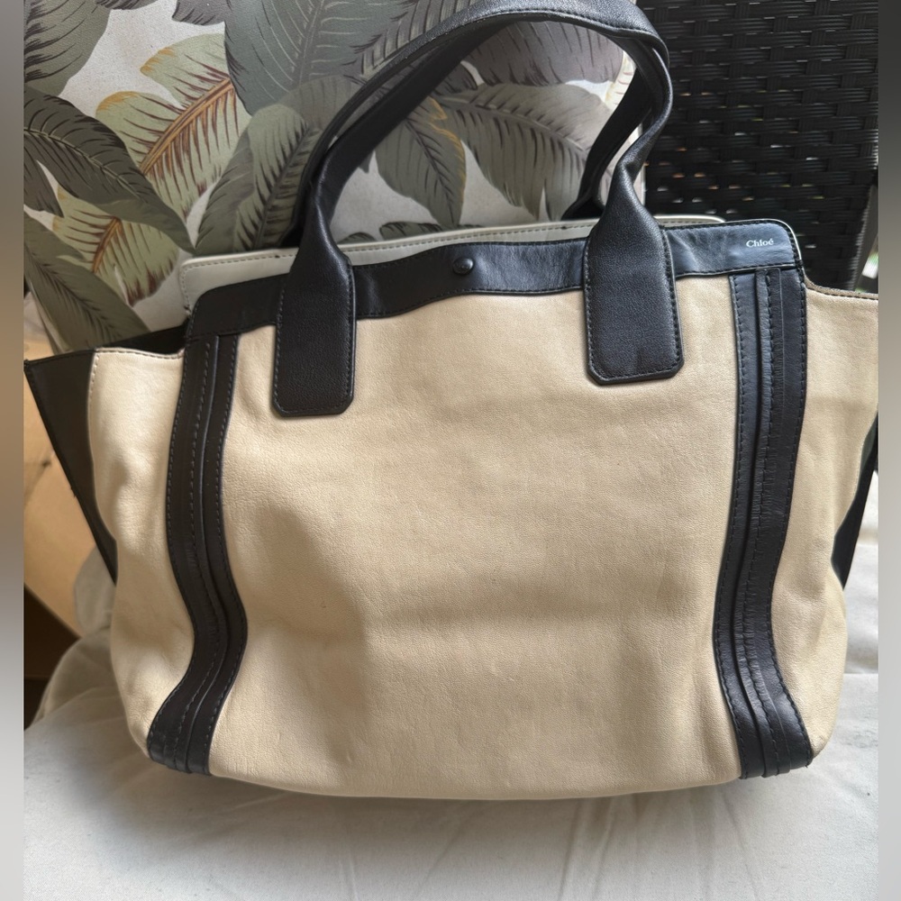 💖 PRICE CUT‼️. Stunning Chloe cream color with black trim, all leather. W COA💖